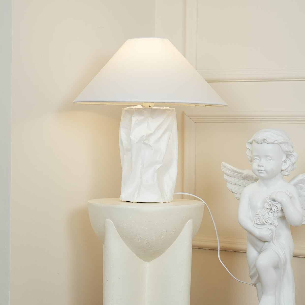Lalemu Tischlampe aus Papier im künstlerischen Stil