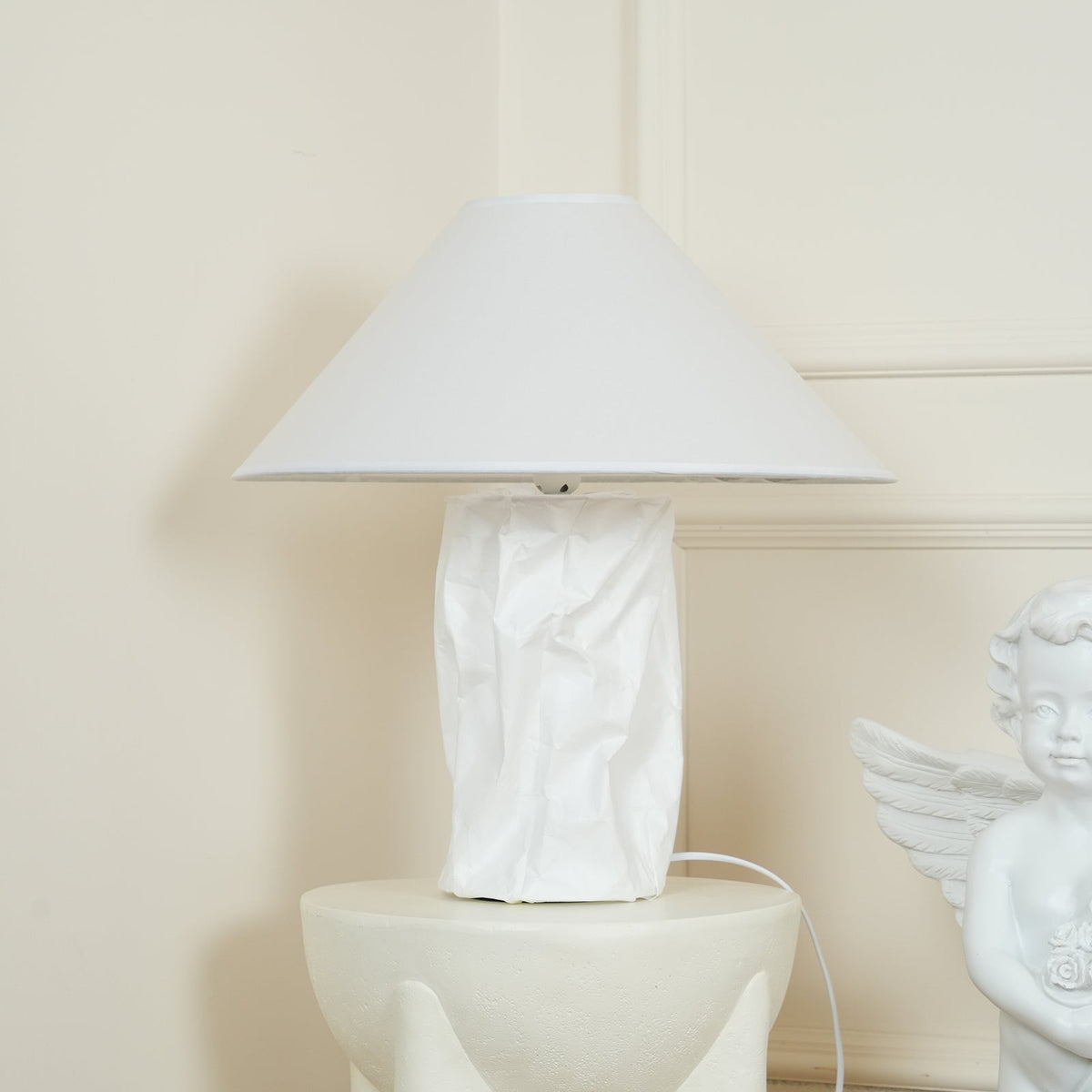 Lalemu Tischlampe aus Papier im künstlerischen Stil