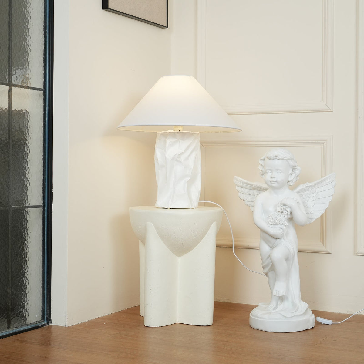 Lalemu Tischlampe aus Papier im künstlerischen Stil