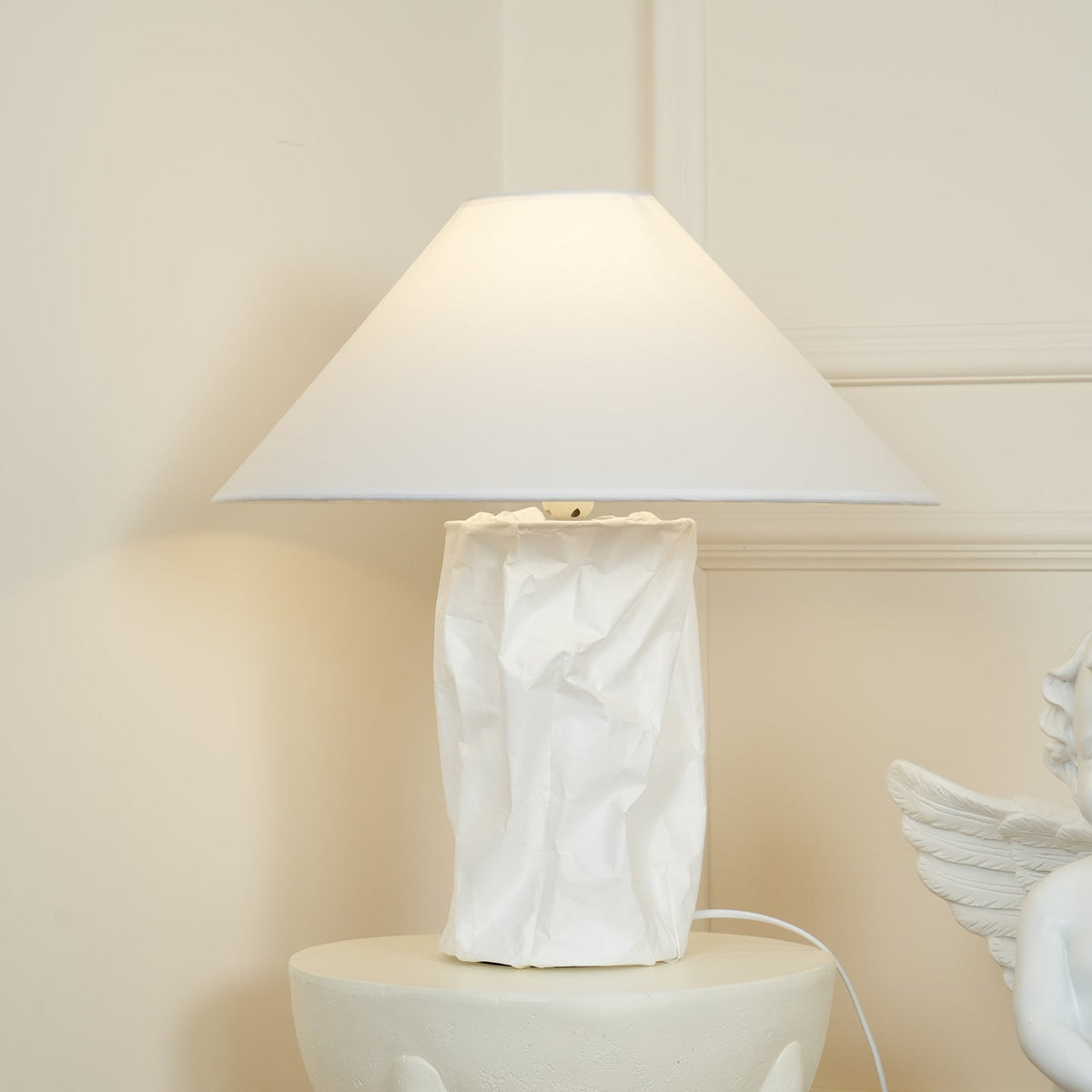 Lalemu Tischlampe aus Papier im künstlerischen Stil