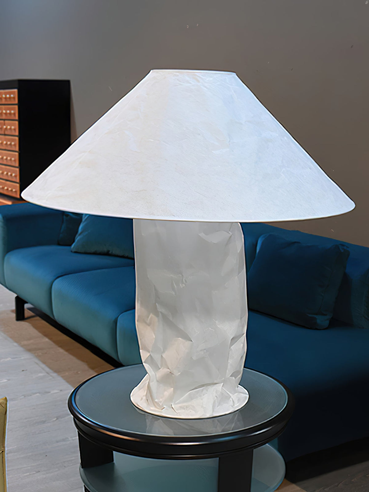 Lalemu Tischlampe aus Papier im künstlerischen Stil