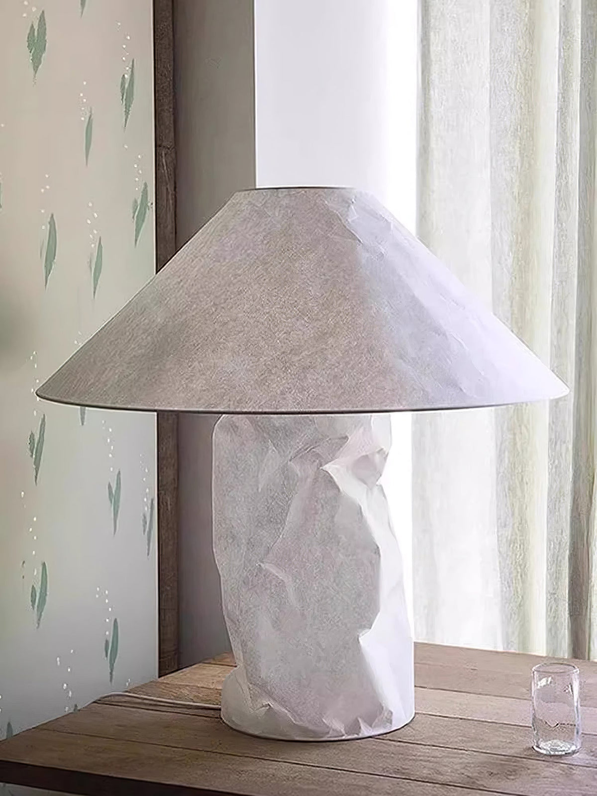 Lalemu Tischlampe aus Papier im künstlerischen Stil