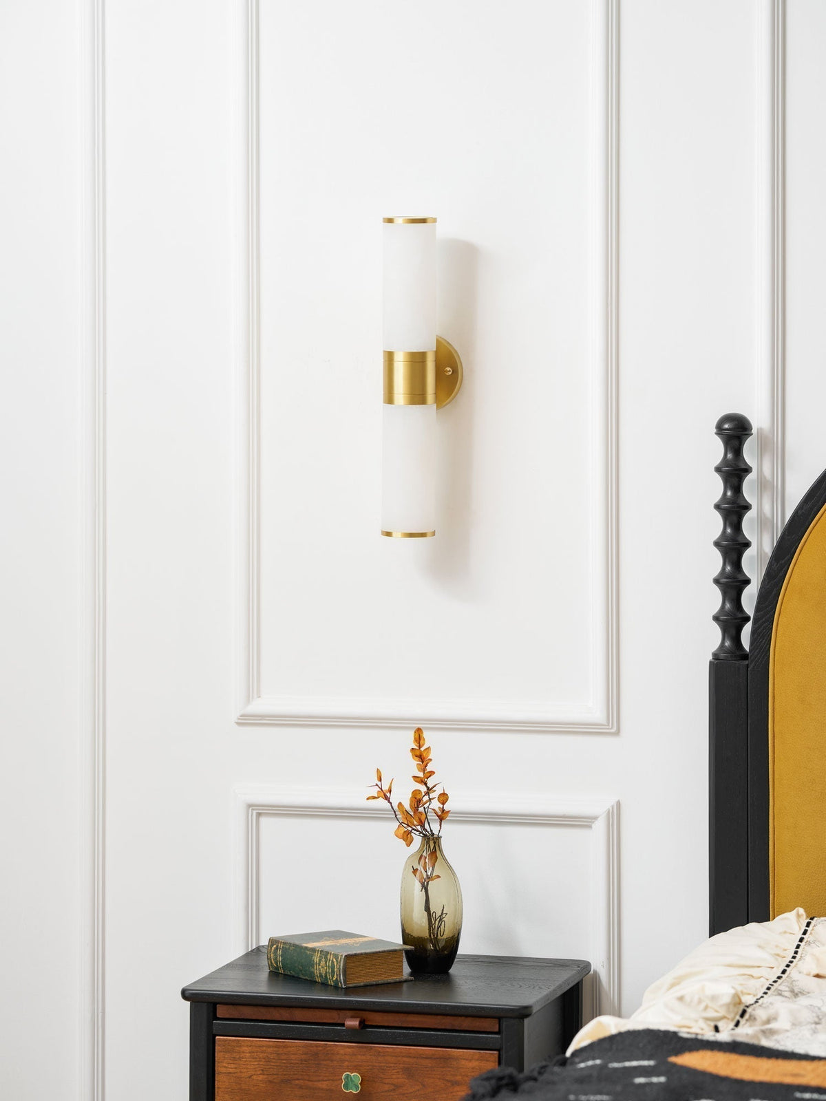 Tira Minimalistische Wandleuchte aus Alabaster