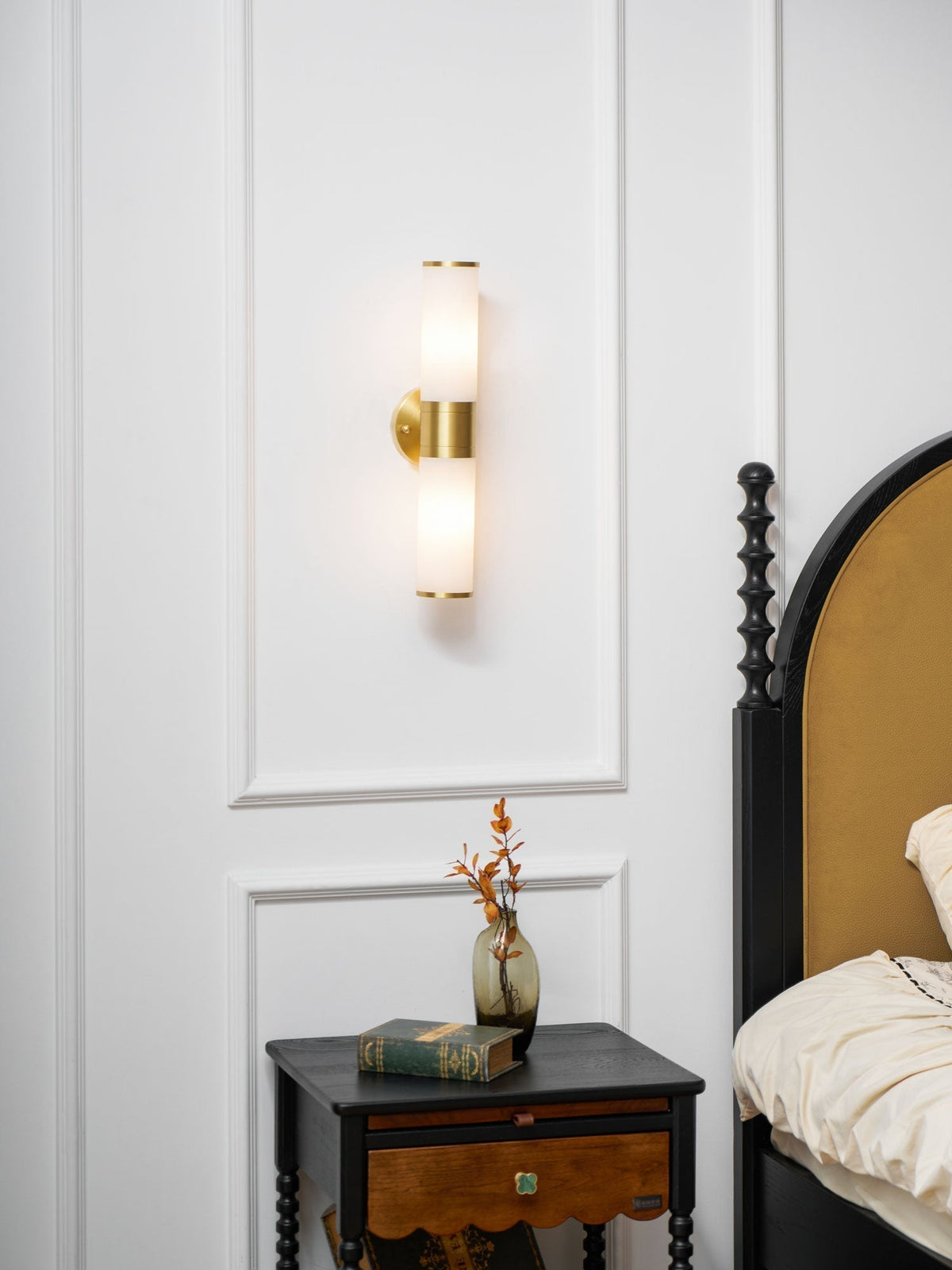 Tira Minimalistische Wandleuchte aus Alabaster
