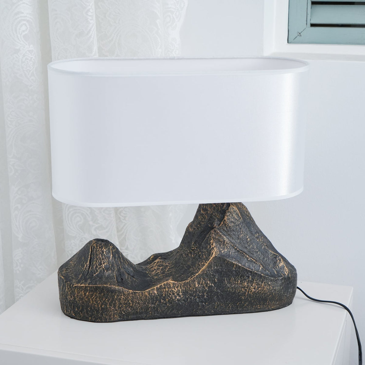 Della Tischleuchte aus Kunstharz in Naturtönen