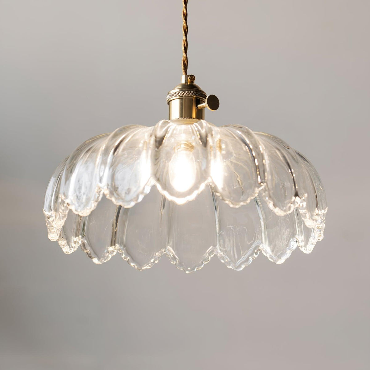 Limea Pendelleuchte aus grünem Glas in Blumenform