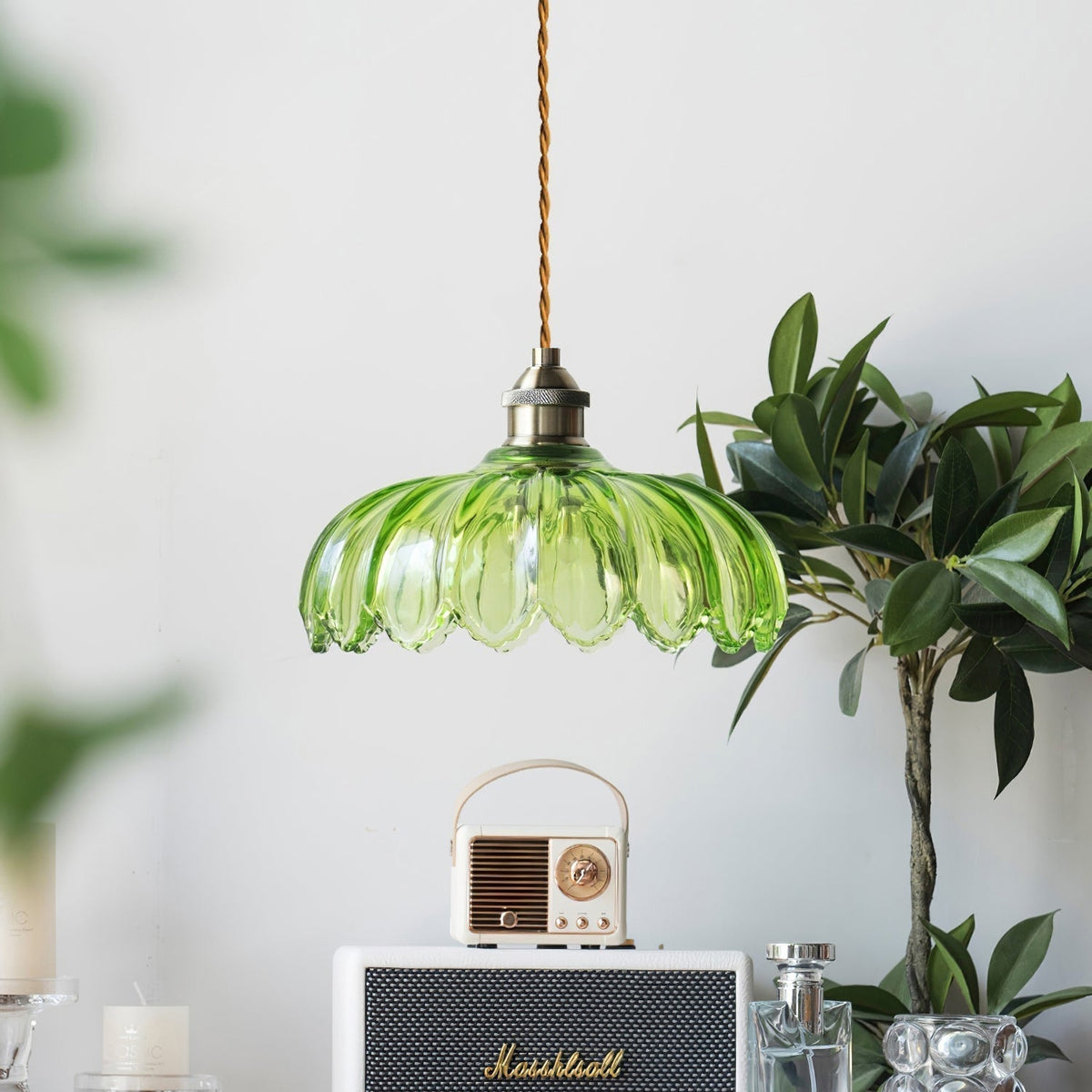 Limea Pendelleuchte aus grünem Glas in Blumenform