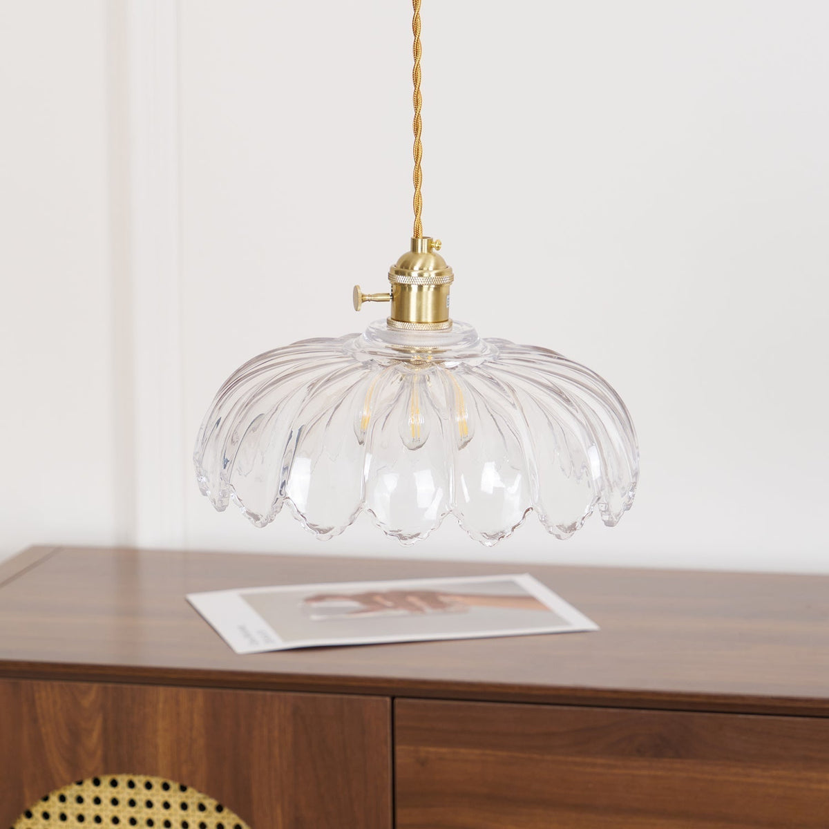 Limea Pendelleuchte aus grünem Glas in Blumenform