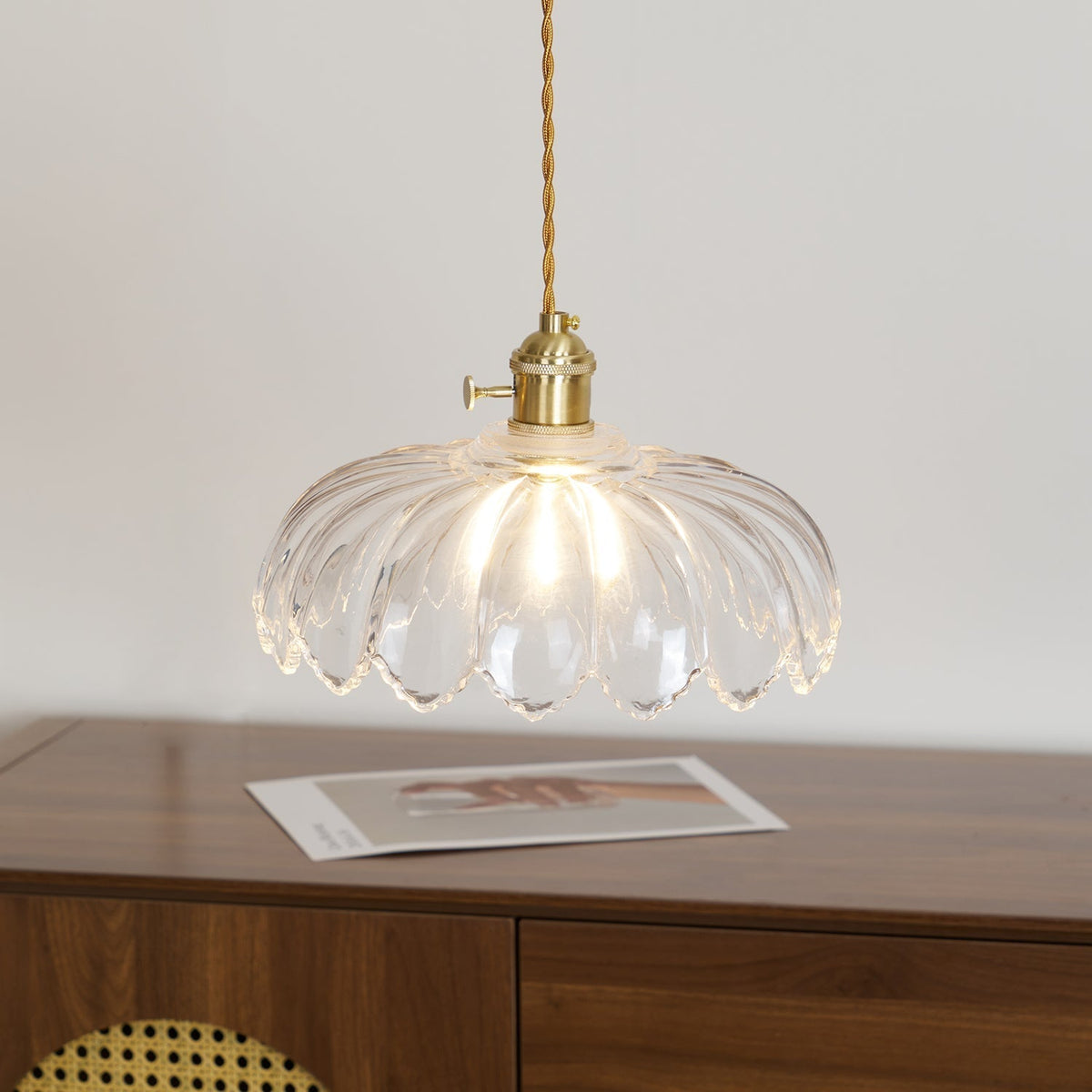 Limea Pendelleuchte aus grünem Glas in Blumenform