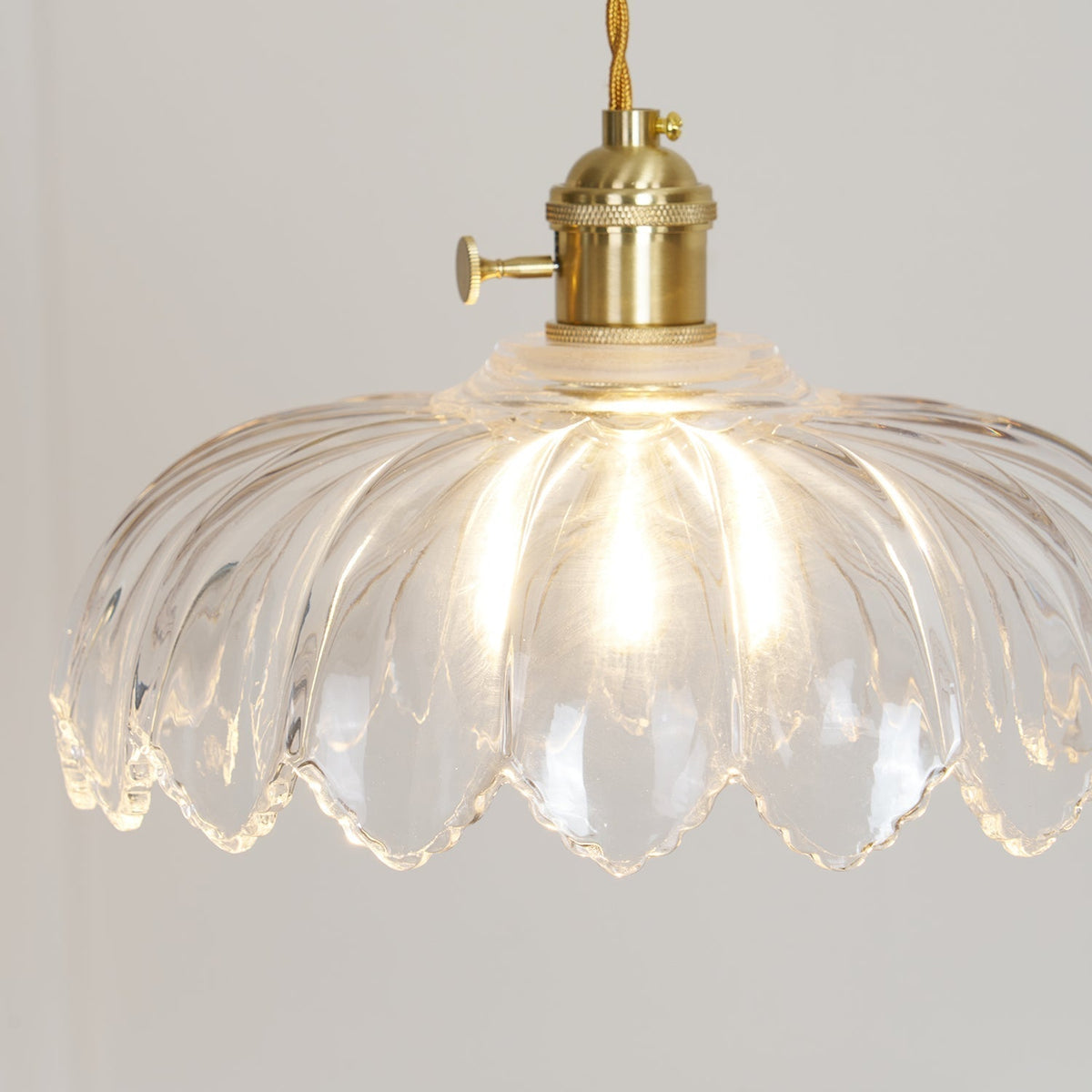 Limea Pendelleuchte aus grünem Glas in Blumenform