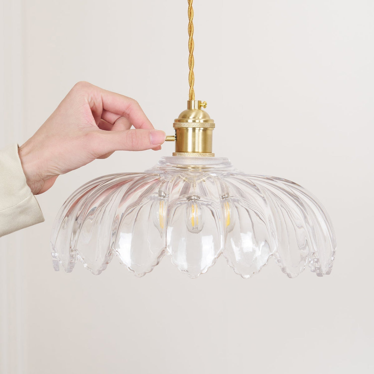 Limea Pendelleuchte aus grünem Glas in Blumenform