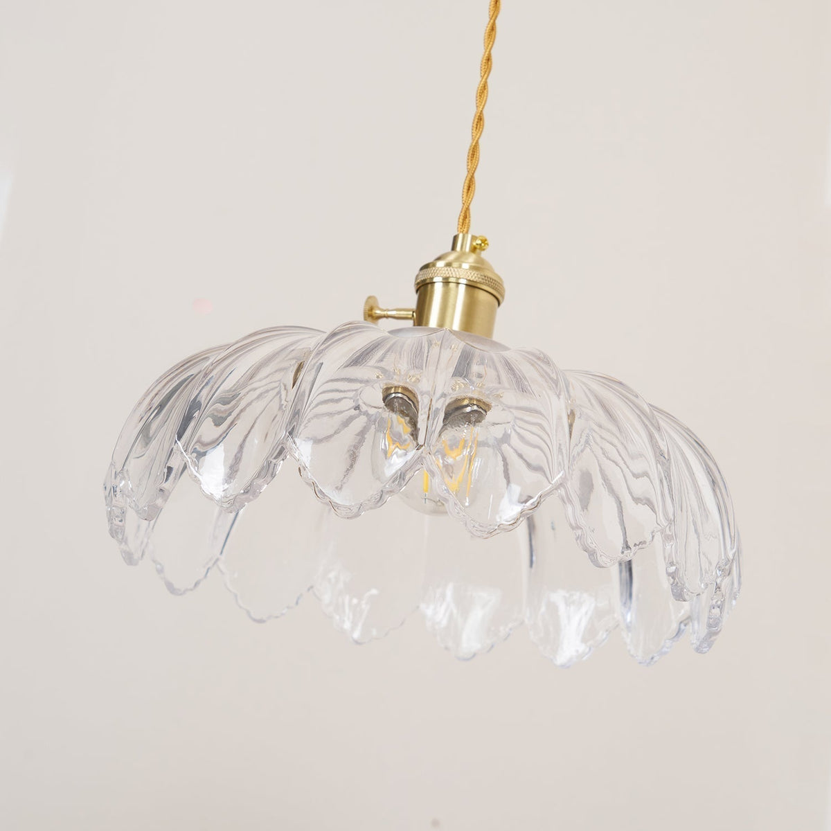 Limea Pendelleuchte aus grünem Glas in Blumenform