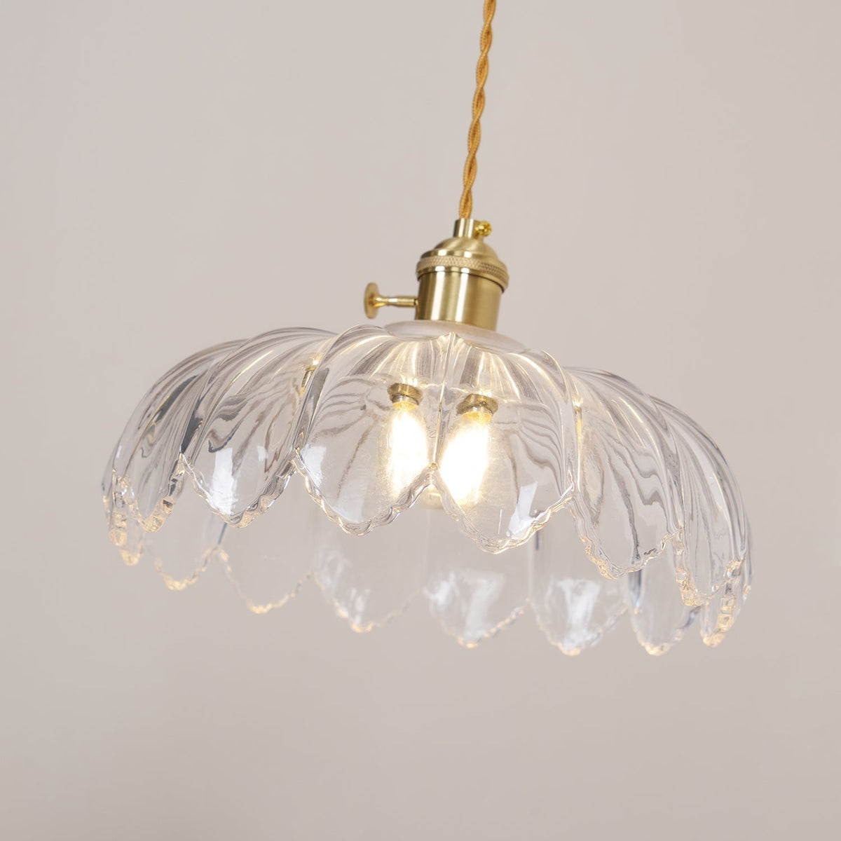 Limea Pendelleuchte aus grünem Glas in Blumenform