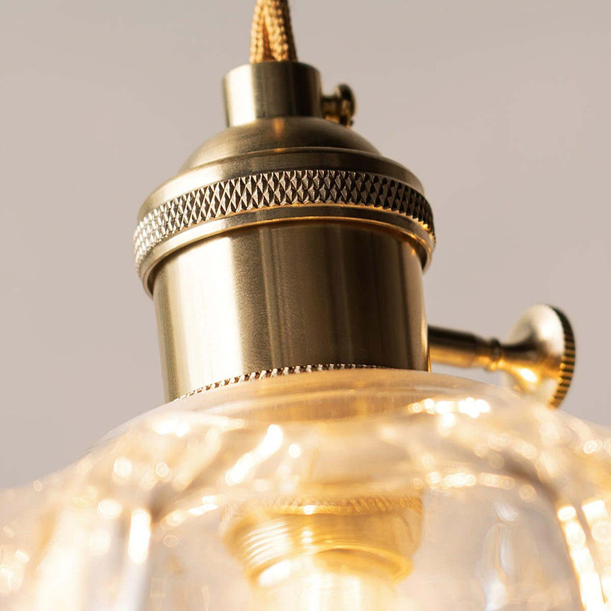 Limea Pendelleuchte aus grünem Glas in Blumenform