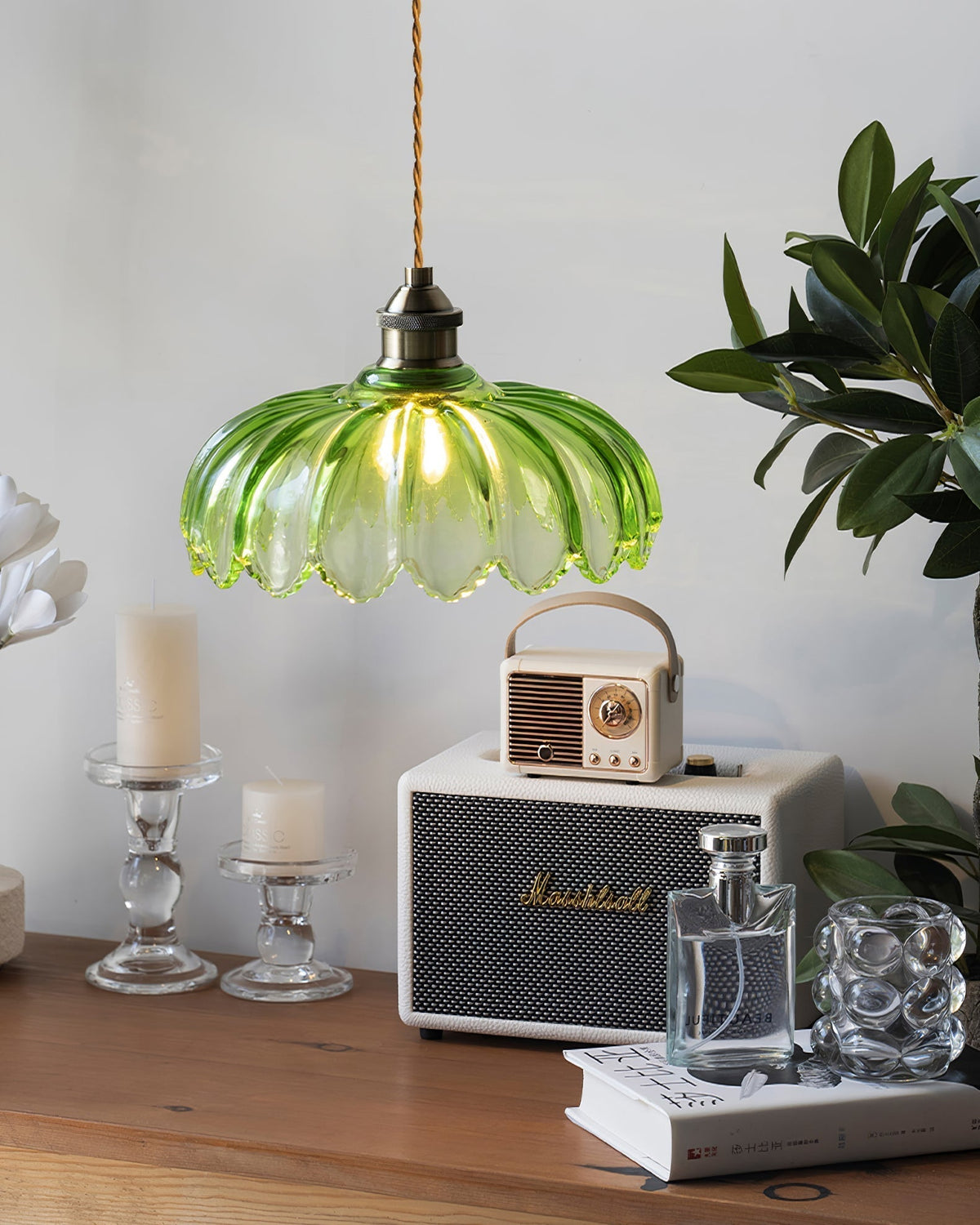 Limea Pendelleuchte aus grünem Glas in Blumenform