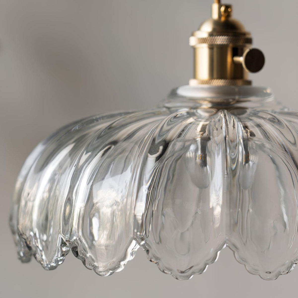 Limea Pendelleuchte aus grünem Glas in Blumenform