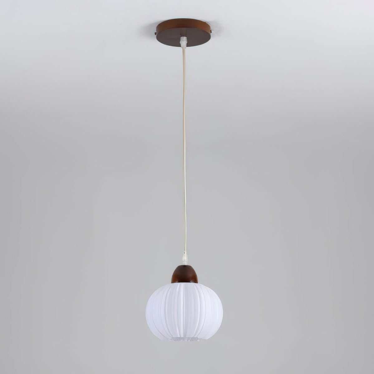 Pumpkin Pendelleuchte aus Holz im modernen Stil