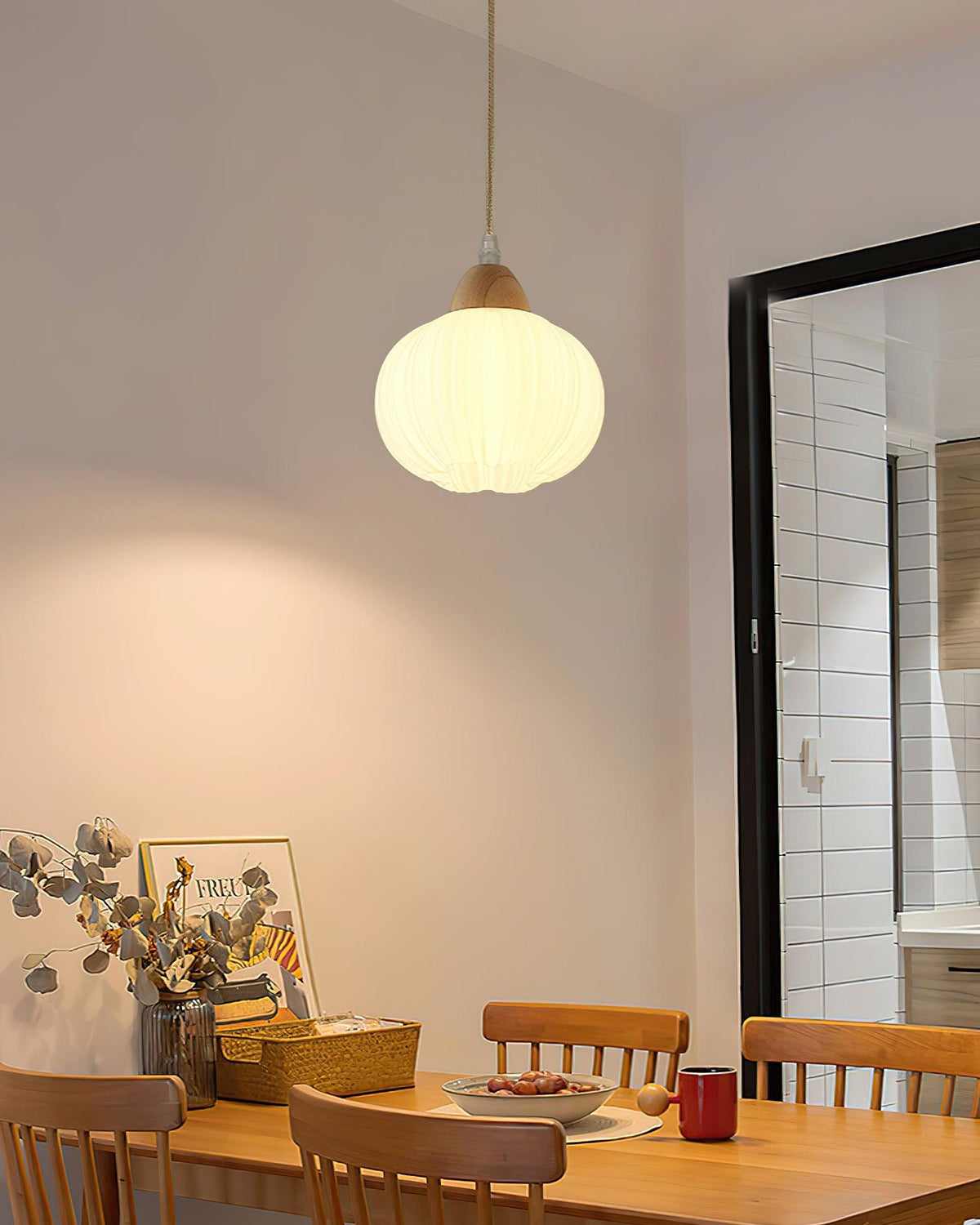 Pumpkin Pendelleuchte aus Holz im modernen Stil