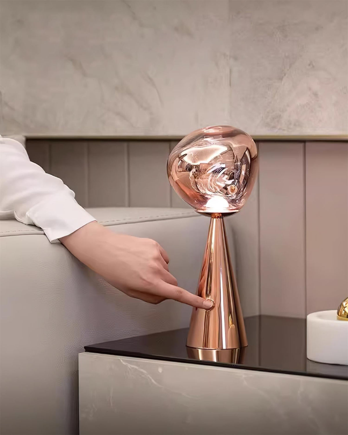 Dimza Tischlampe im modernen Stil