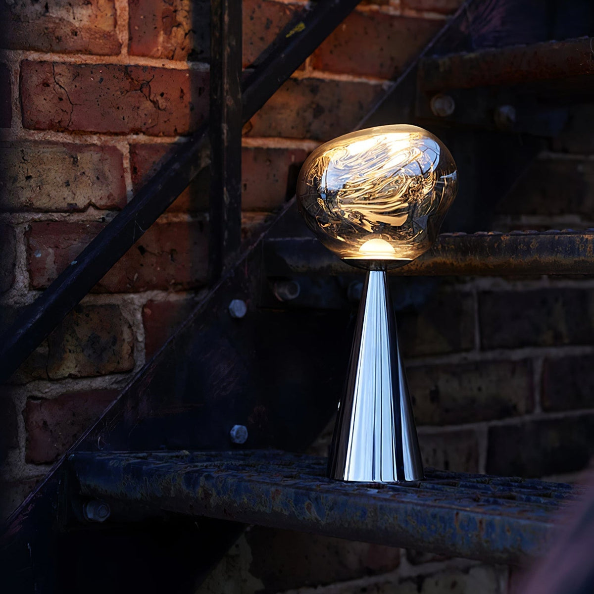 Dimza Tischlampe im modernen Stil