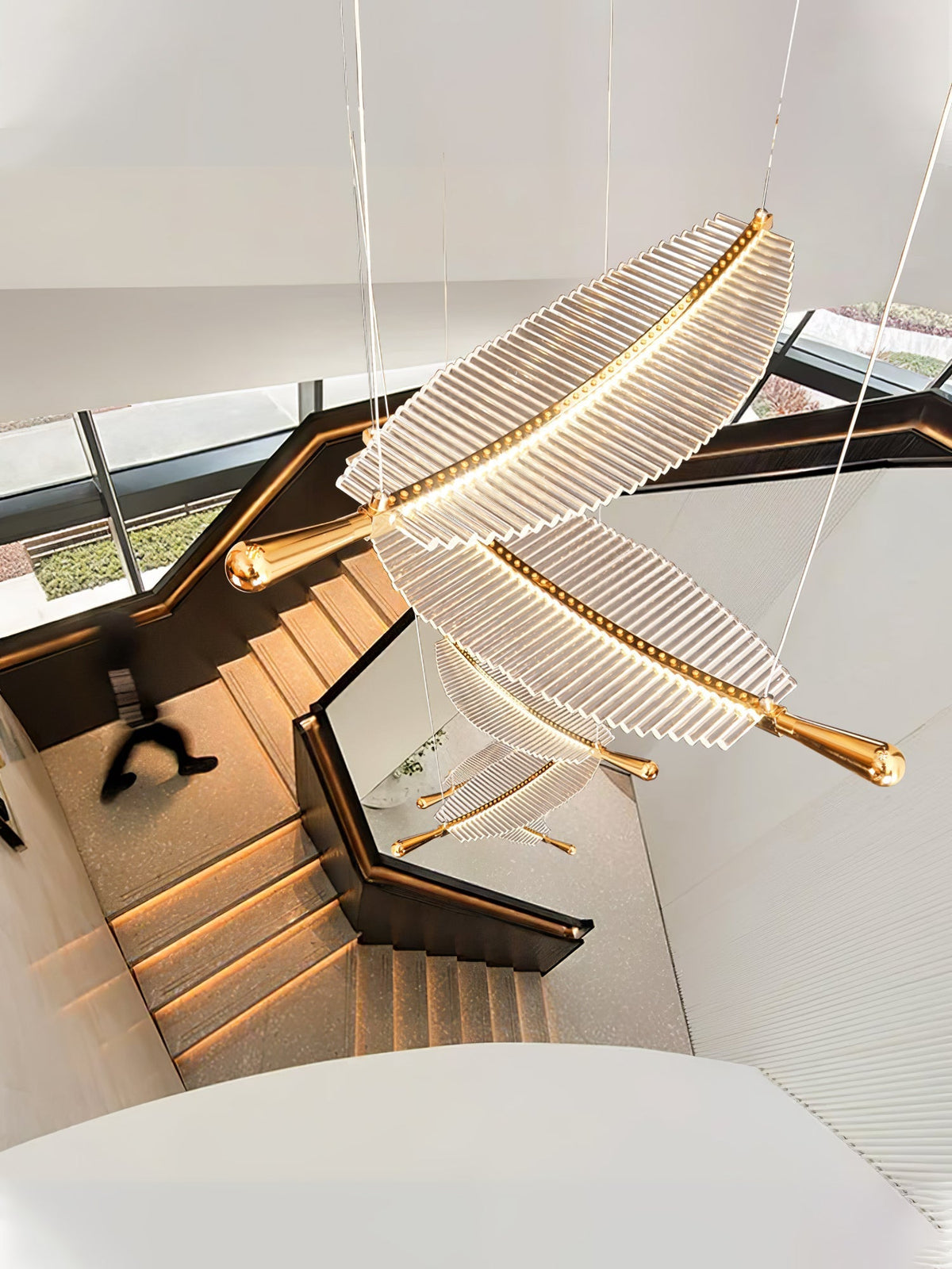 Kuo Kronleuchter aus Acryl in Gold mit zeitgenössischem Design