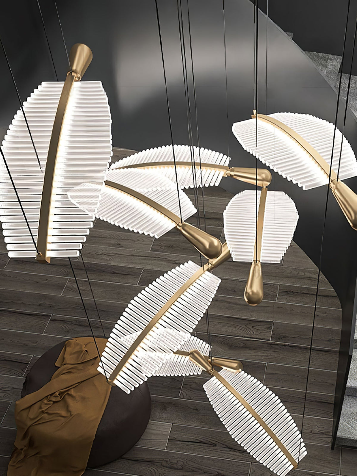 Kuo Kronleuchter aus Acryl in Gold mit zeitgenössischem Design