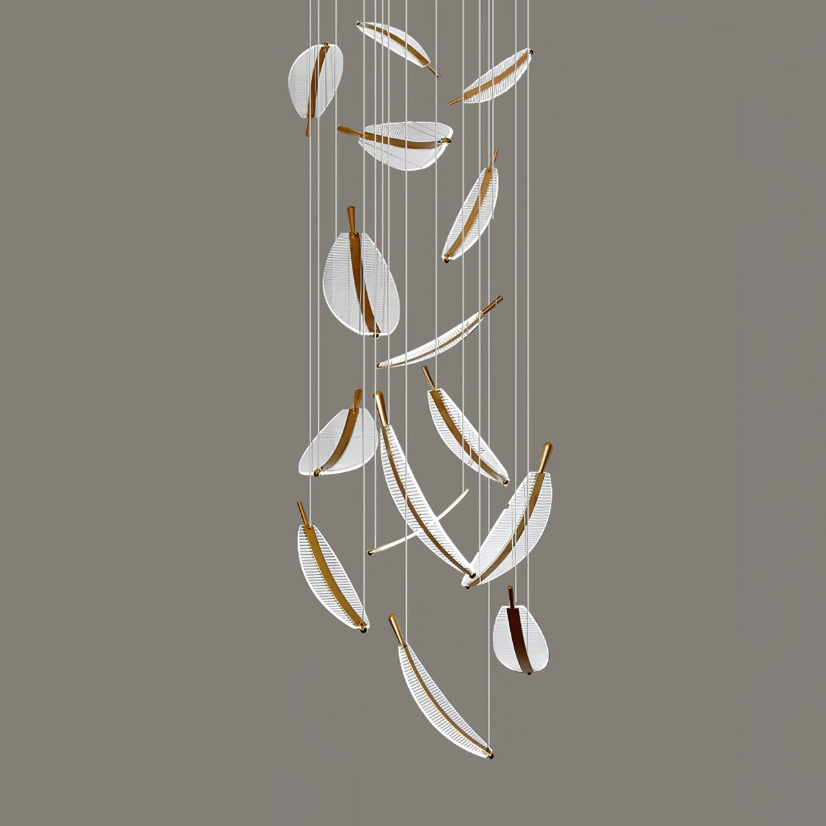 Kuo Kronleuchter aus Acryl in Gold mit zeitgenössischem Design