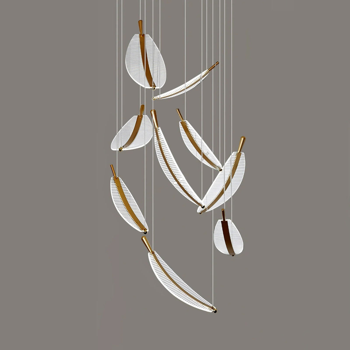 Kuo Kronleuchter aus Acryl in Gold mit zeitgenössischem Design