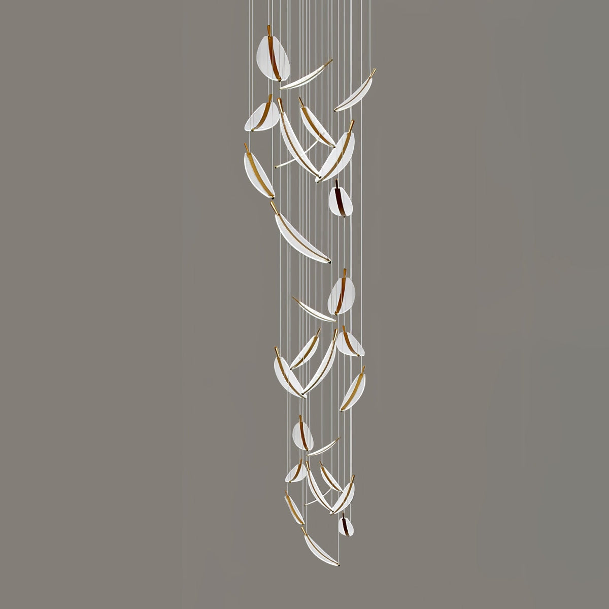Kuo Kronleuchter aus Acryl in Gold mit zeitgenössischem Design