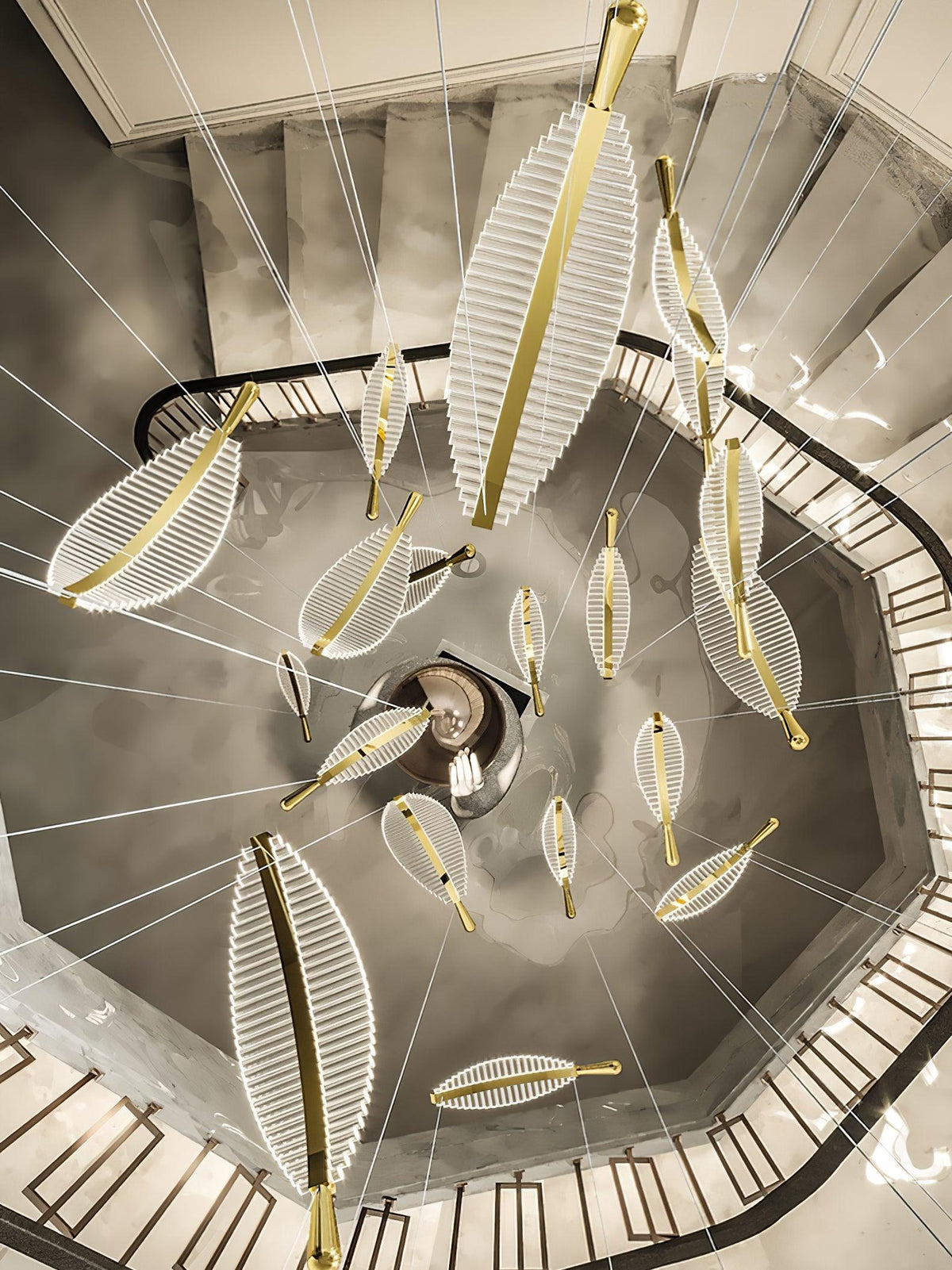 Kuo Kronleuchter aus Acryl in Gold mit zeitgenössischem Design