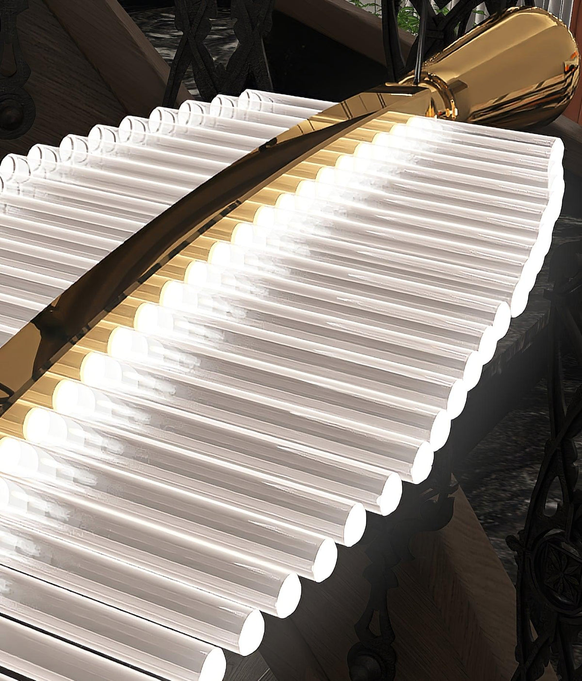 Kuo Kronleuchter aus Acryl in Gold mit zeitgenössischem Design
