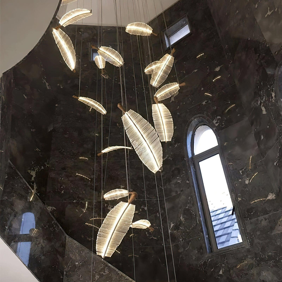 Kuo Kronleuchter aus Acryl in Gold mit zeitgenössischem Design
