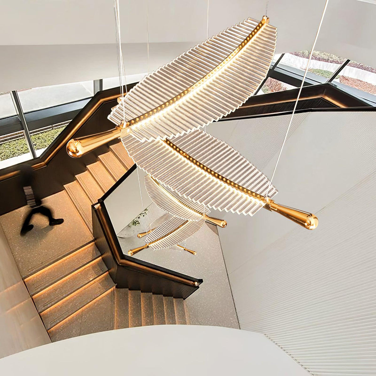 Kuo Kronleuchter aus Acryl in Gold mit zeitgenössischem Design