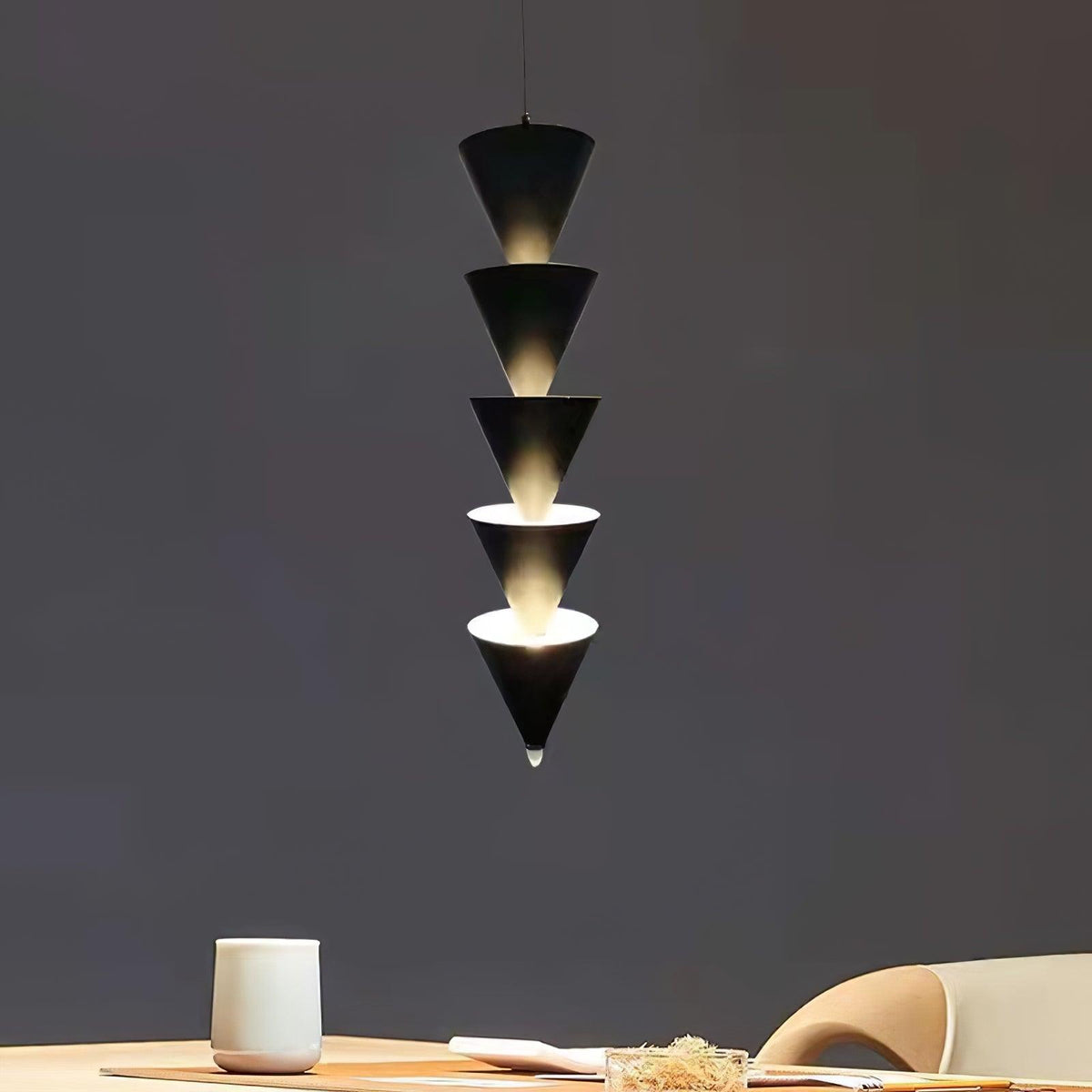 Yrathen zeitgenössische minimalistische Pendelleuchte