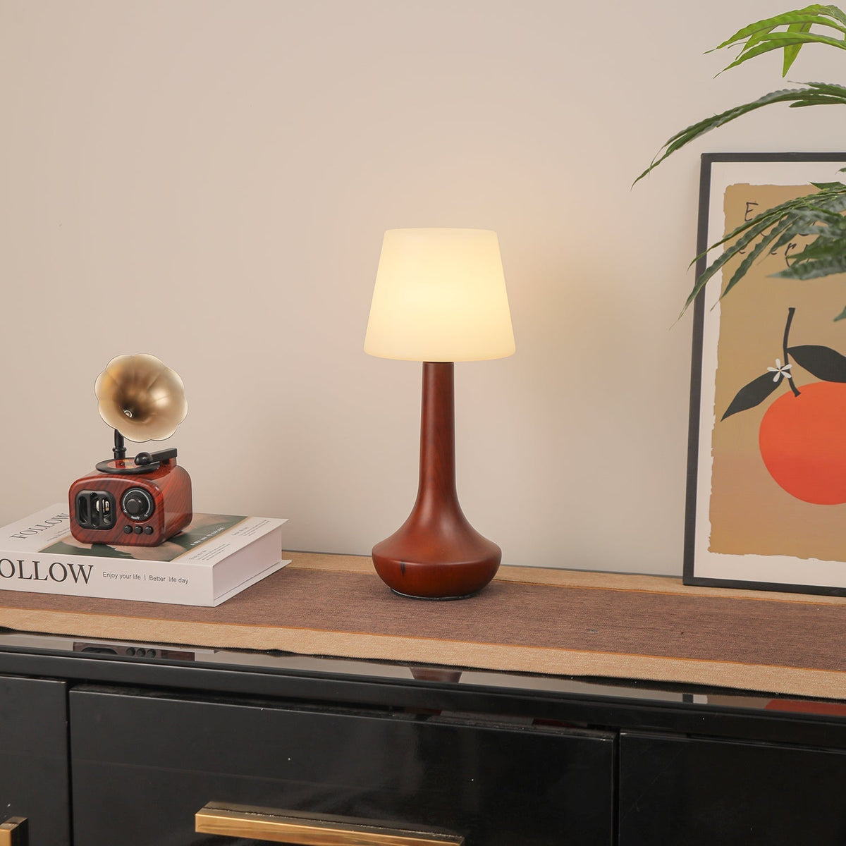 Bello Tischlampe aus Holz im Retro-Stil