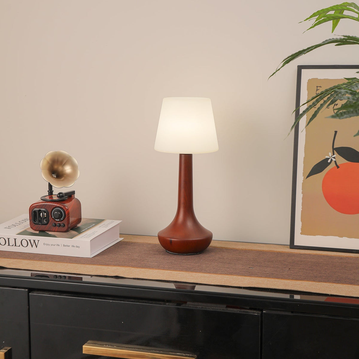 Bello Tischlampe aus Holz im Retro-Stil