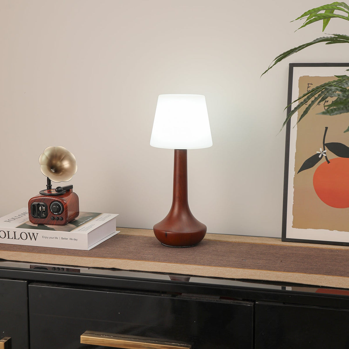 Bello Tischlampe aus Holz im Retro-Stil