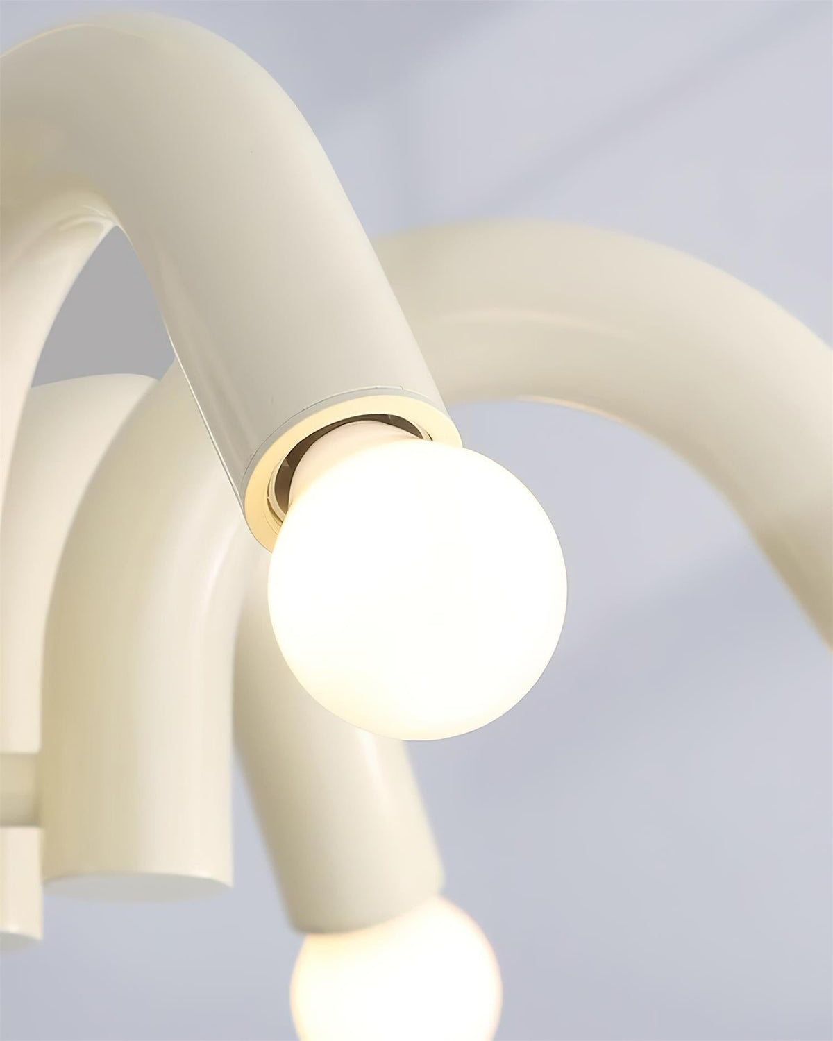 Fivelle Kronleuchter in Creme mit mehreren Armen im zeitgenössischen Stil