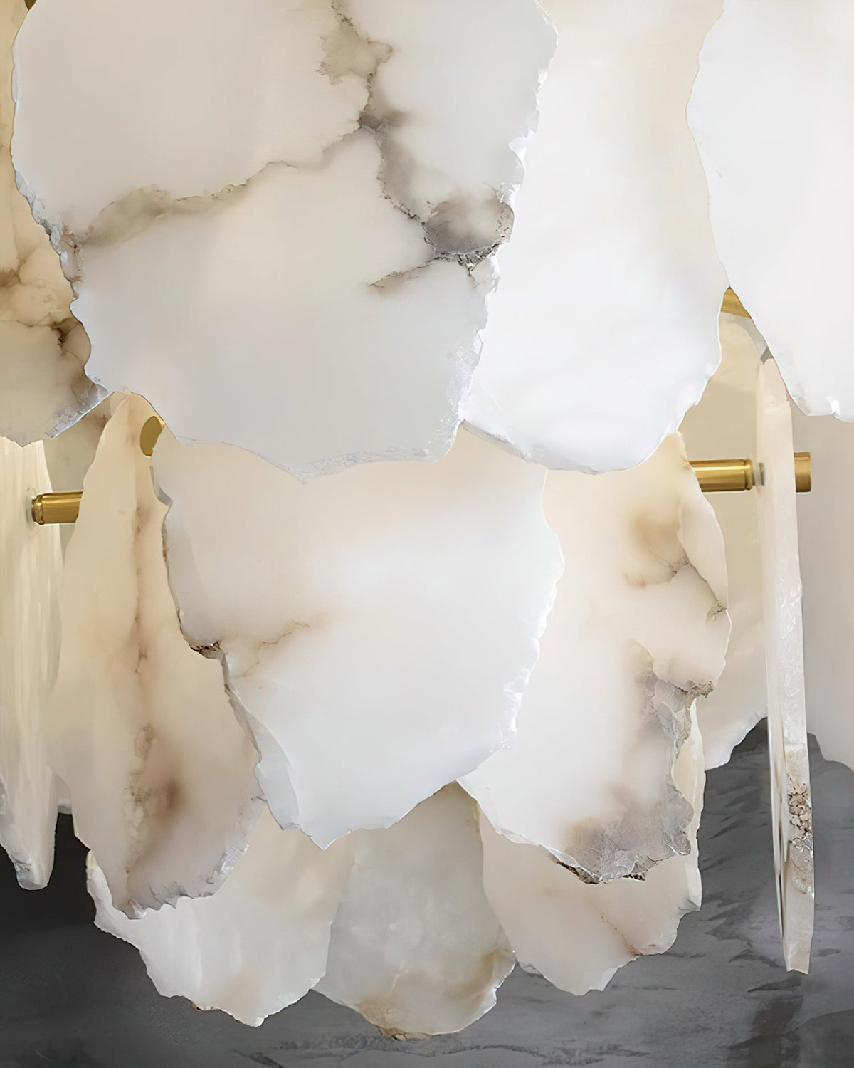 Albiselle Kronleuchter aus Alabaster in Kieselsteinform