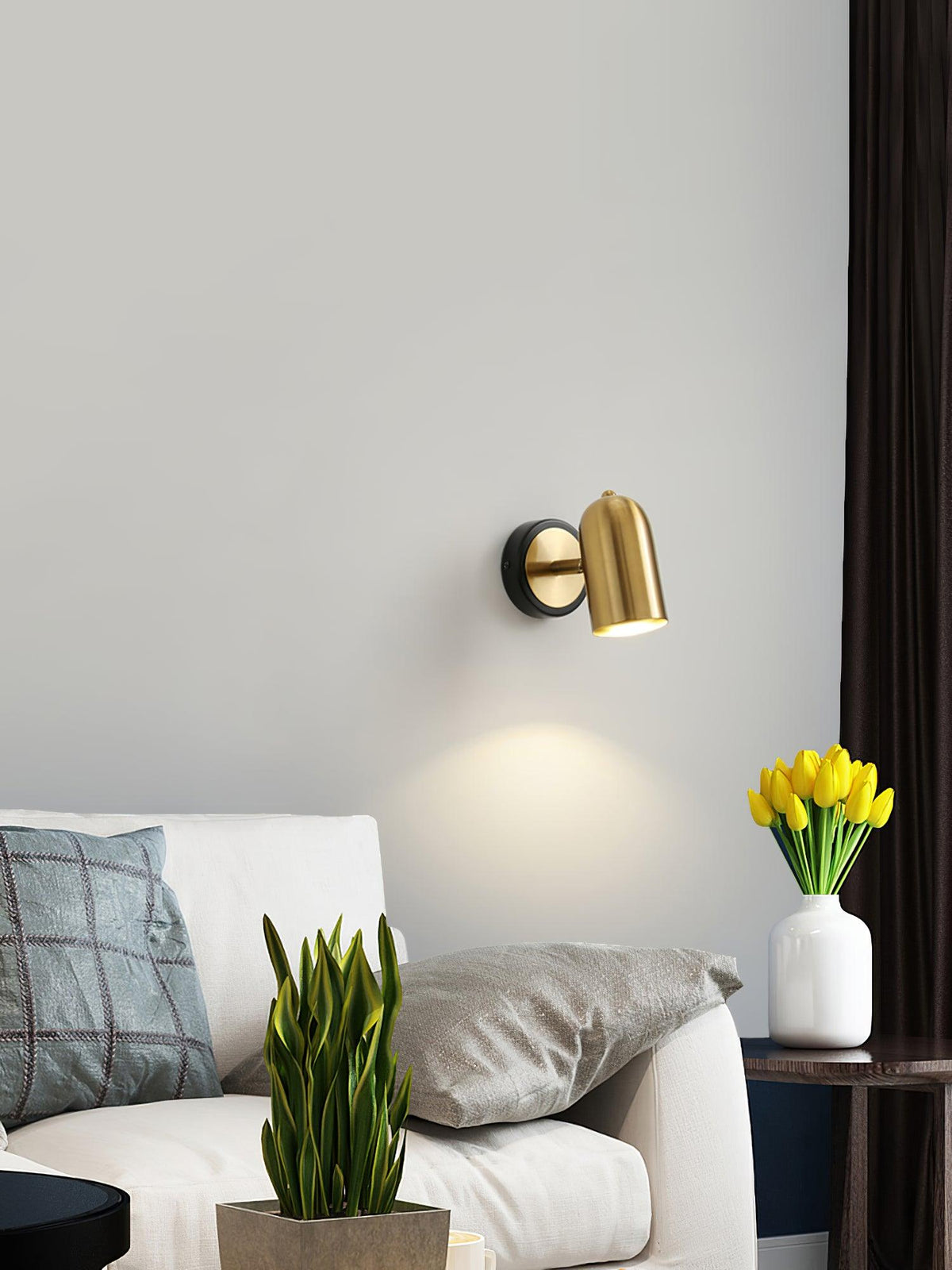 Oriaira zeitgenössische minimalistische Gold-Wandleuchte