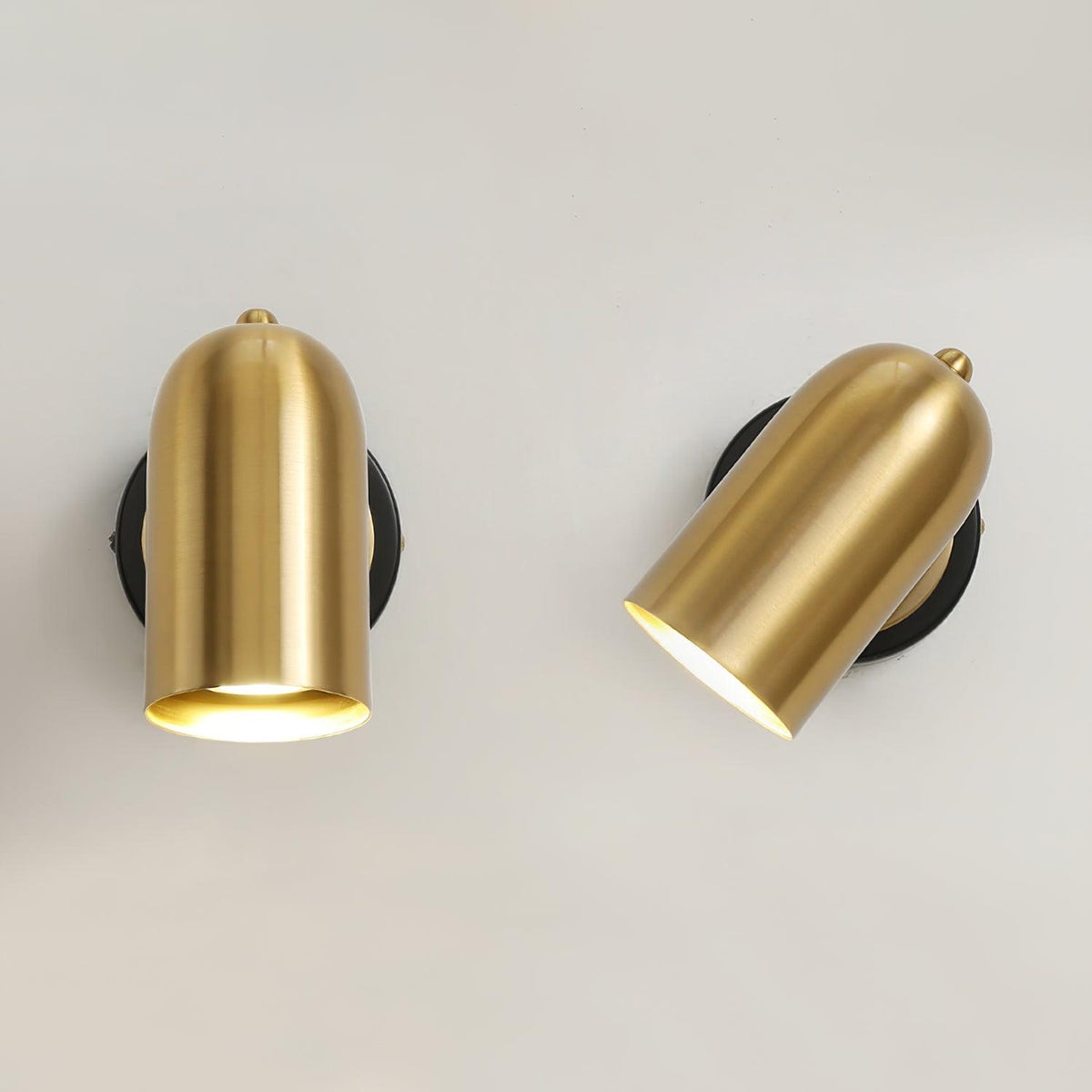 Oriaira zeitgenössische minimalistische Gold-Wandleuchte