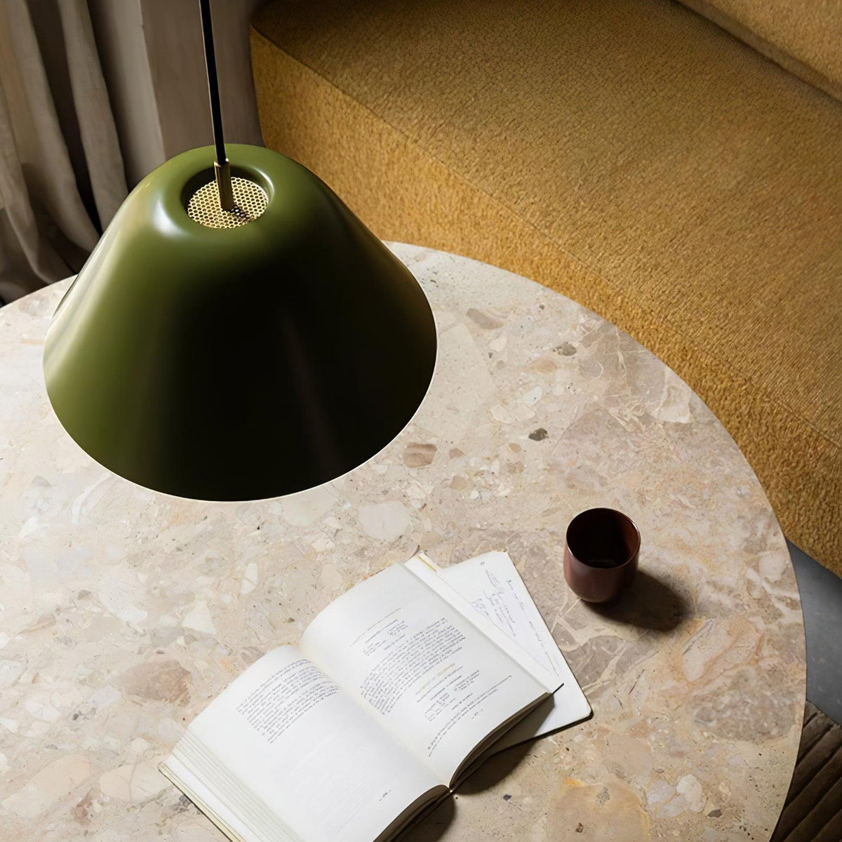 Evir Pendelleuchte Glockenform Glas Messing Minimalistisch