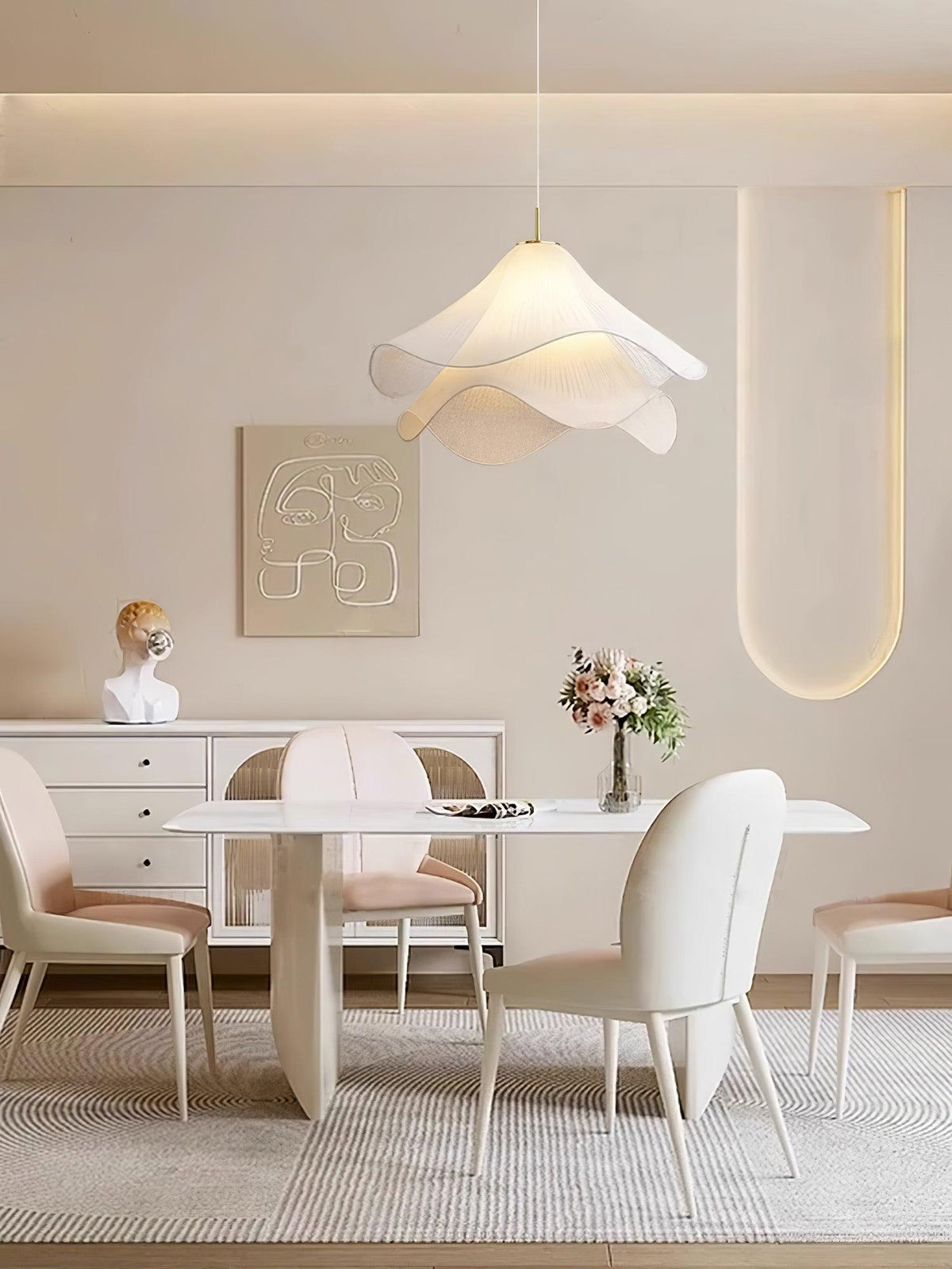 Evanel Pendelleuchte aus Stoff im künstlerischen Design