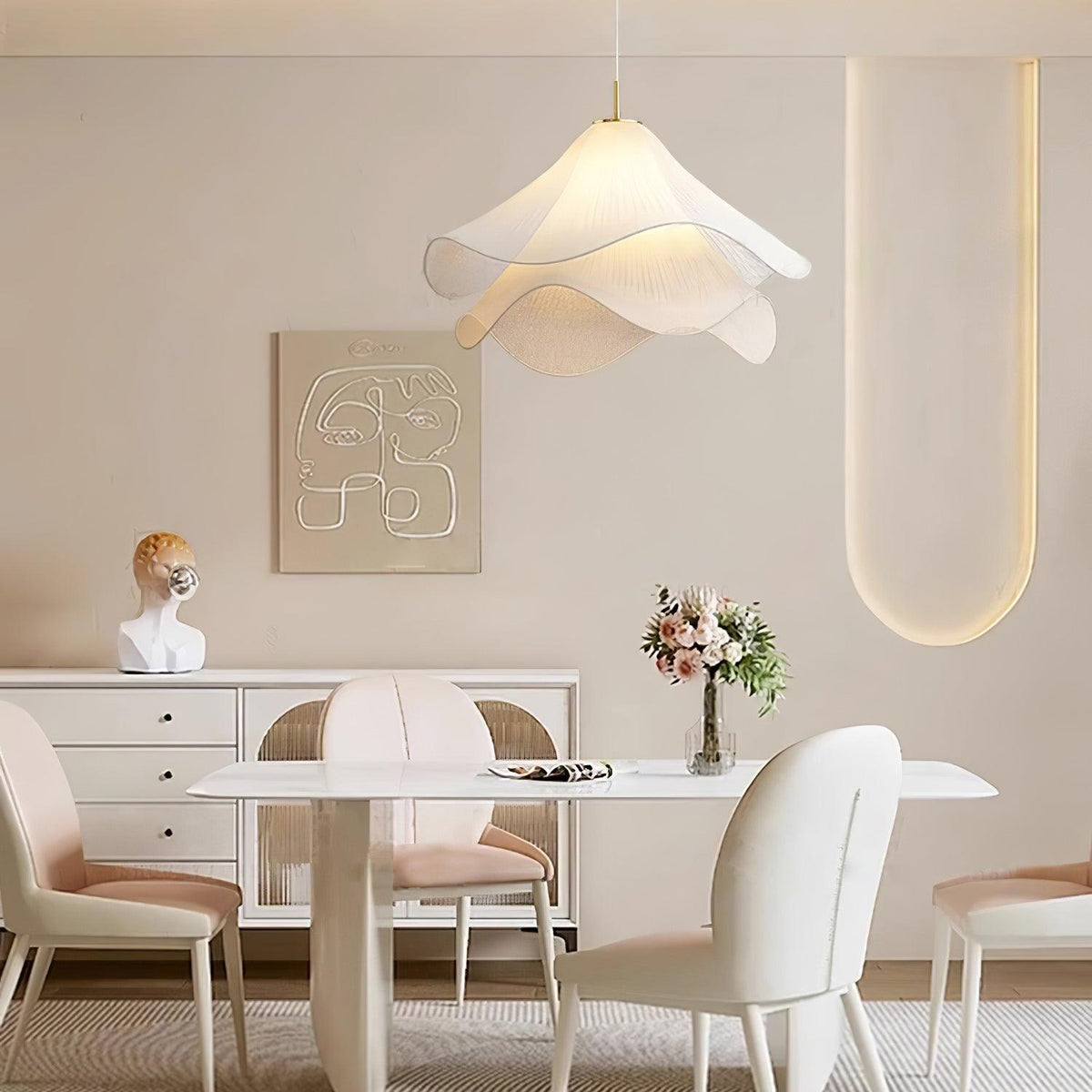 Evanel Pendelleuchte aus Stoff im künstlerischen Design