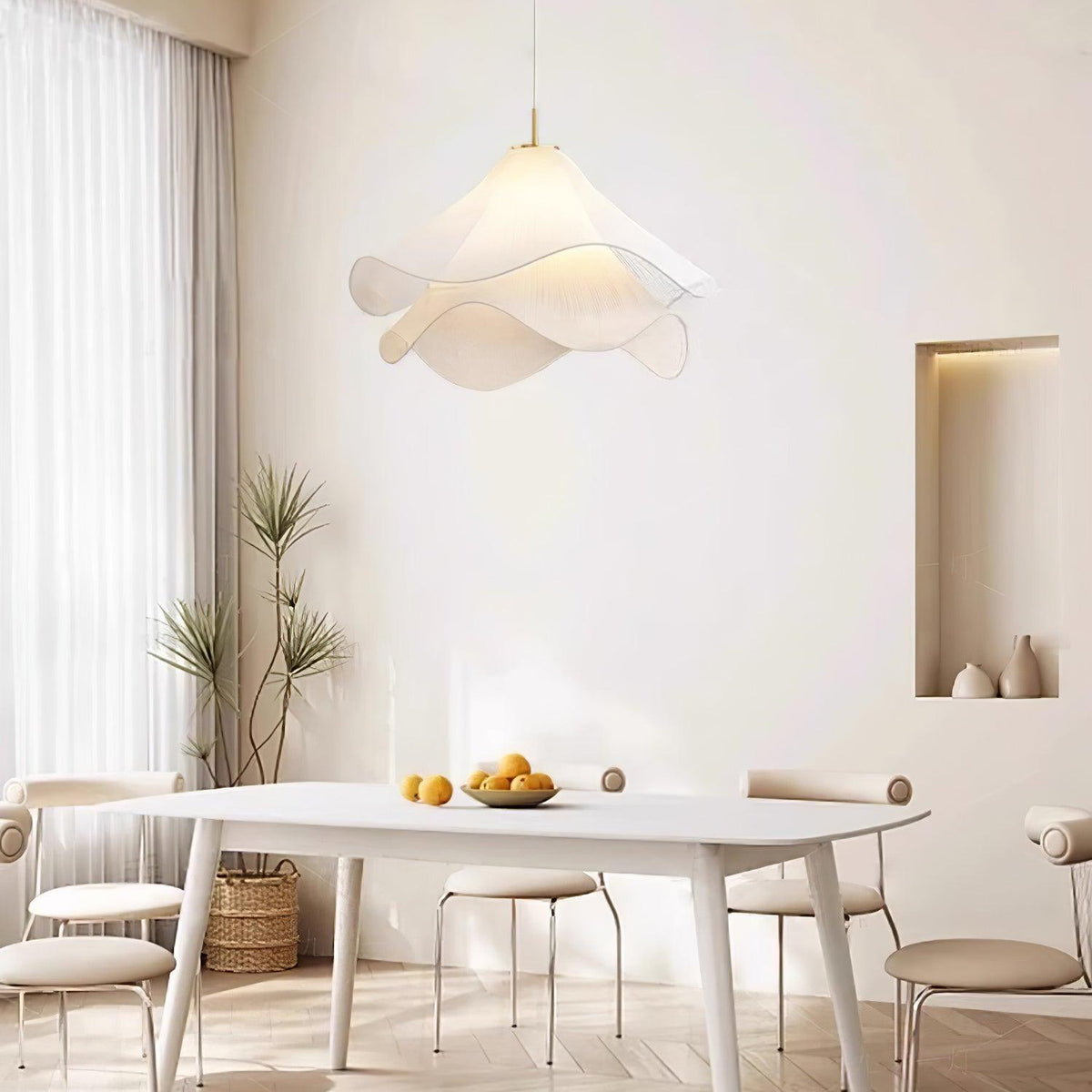 Evanel Pendelleuchte aus Stoff im künstlerischen Design
