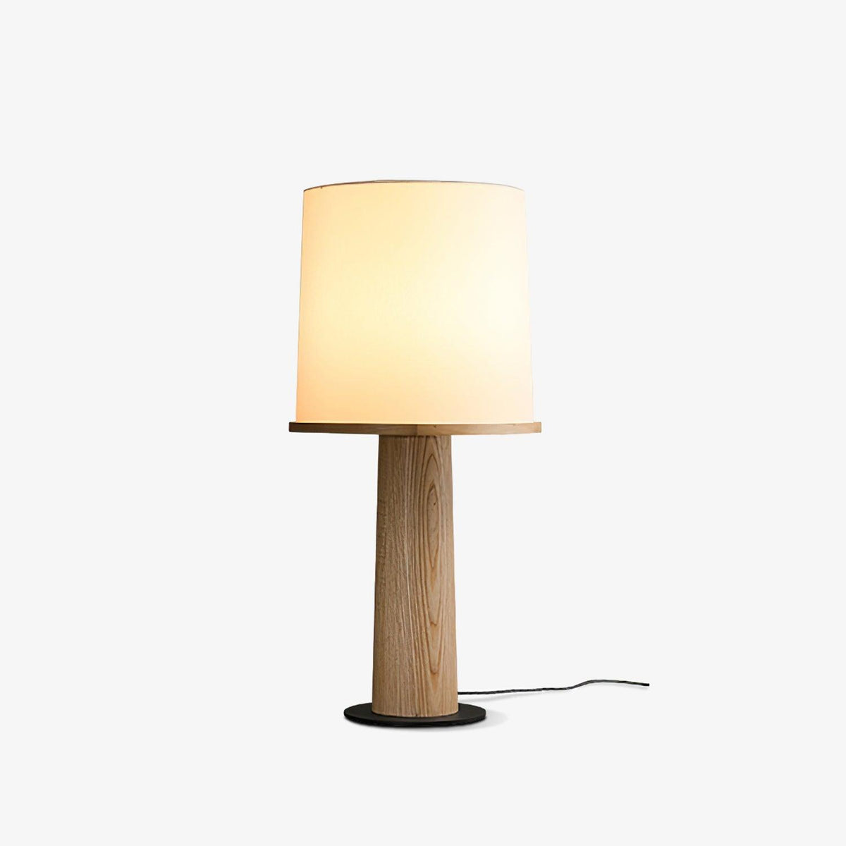 Jennifer Tischleuchte aus Holz im modernen Stil