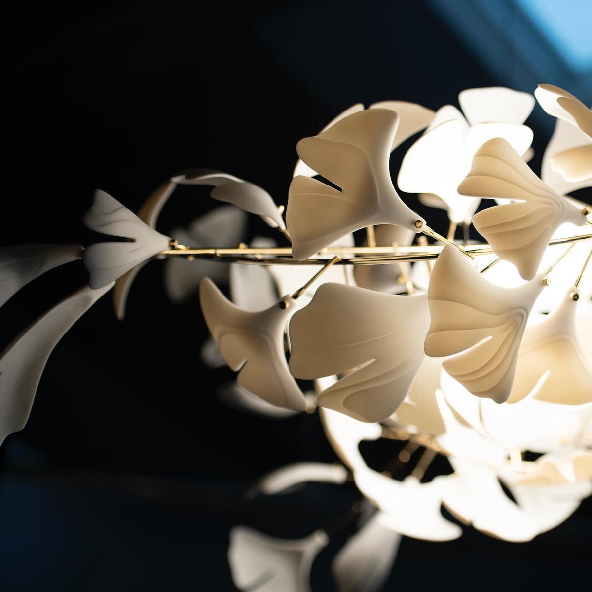 Ayla Kronleuchter Gingko Petal Keramik