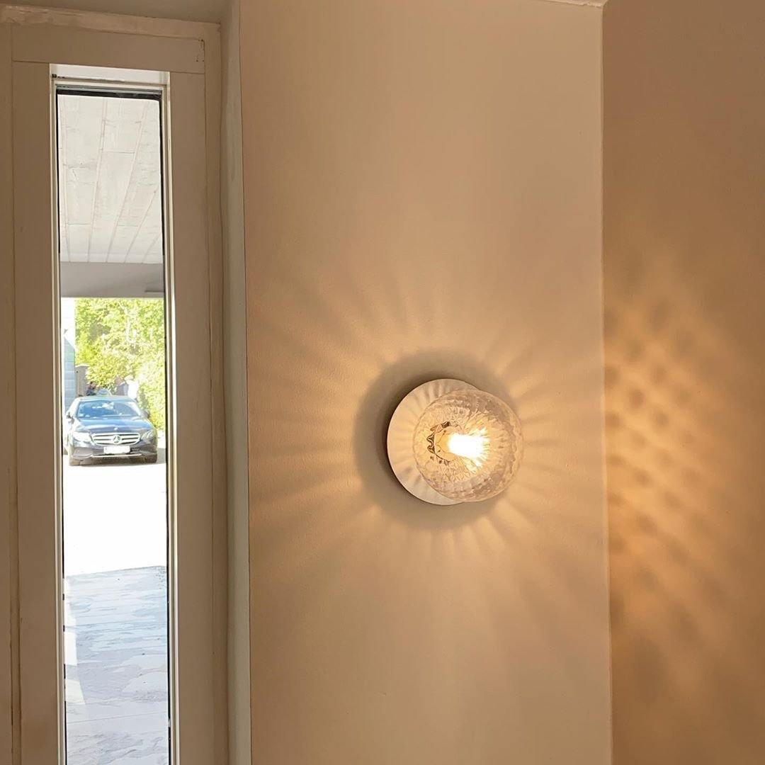 Irinor Premium zeitgenössische Kunst-Wandleuchte aus Messing