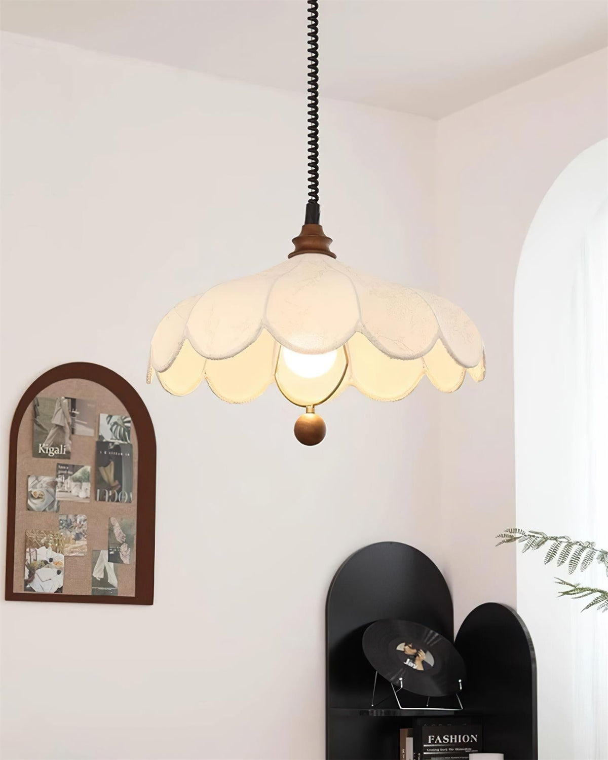 Pendelleuchte Petals mit Muster Vintage Floral Französische Eleganz