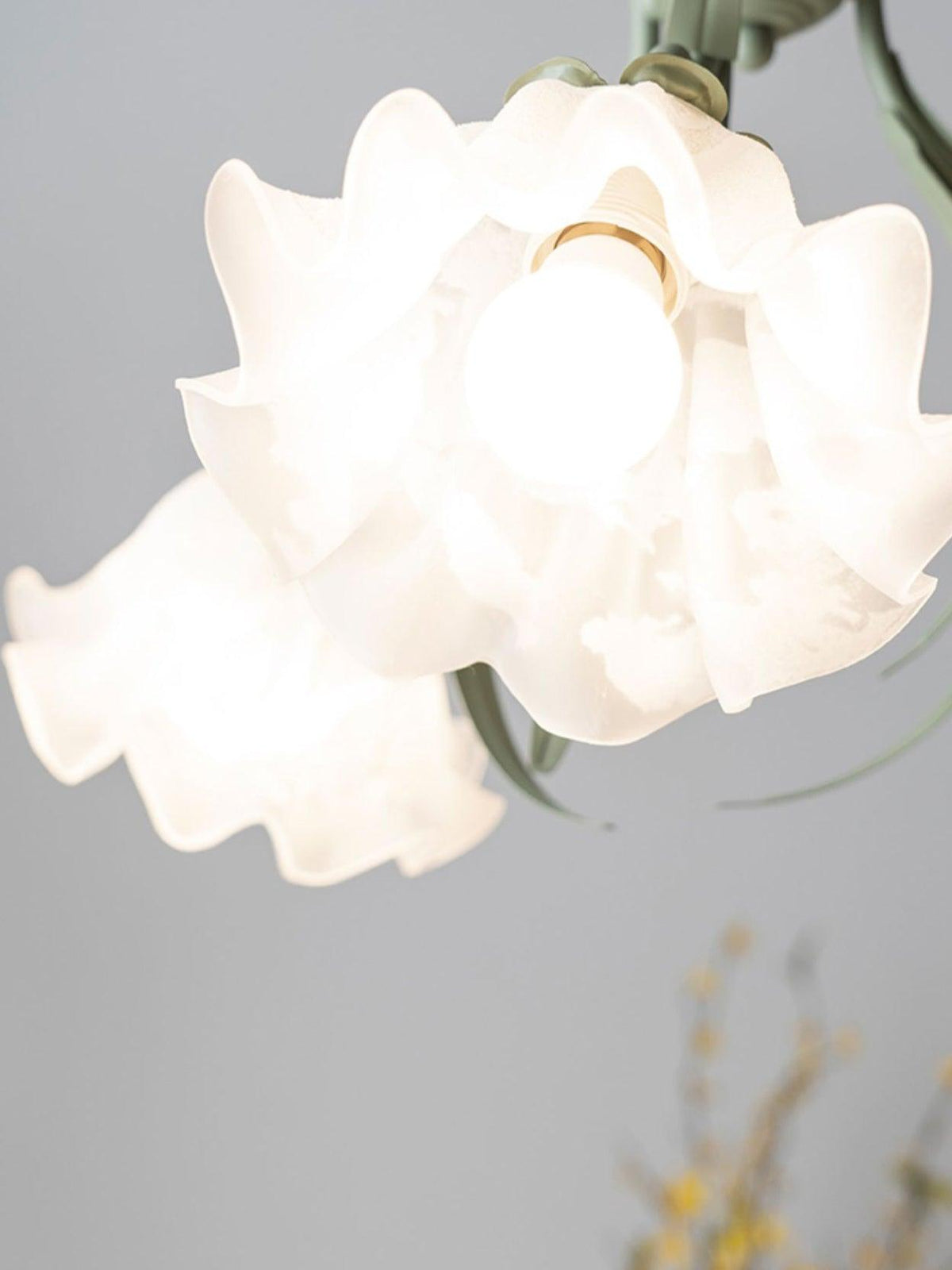 Evren Kronleuchter Blume mit Blütenblättern und Blättern